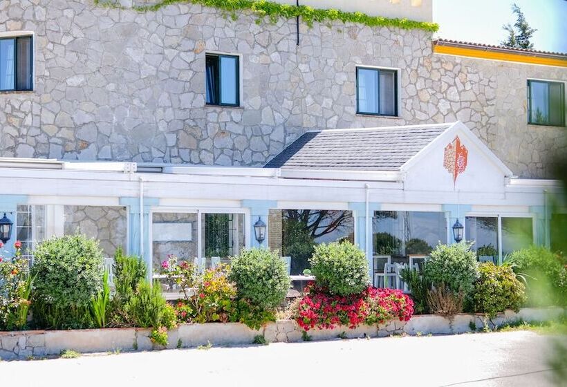 Отель La Torre   Playa Valdevaqueros