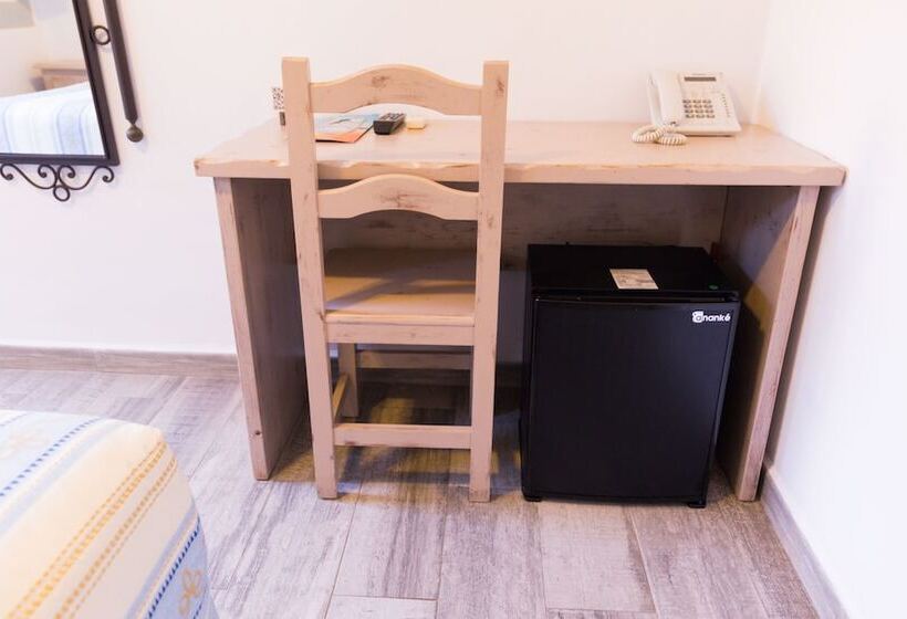 Отель La Torre   Playa Valdevaqueros