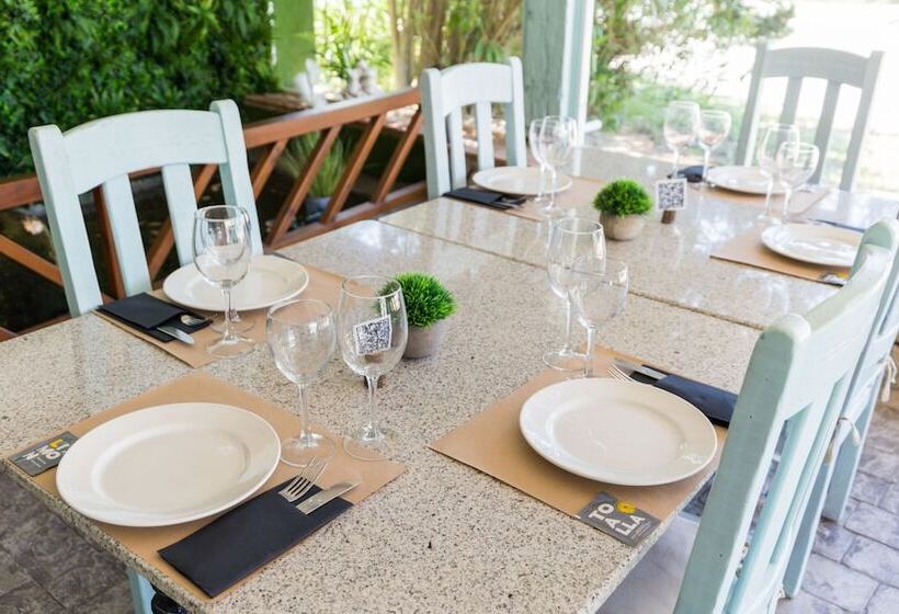 Отель La Torre   Playa Valdevaqueros