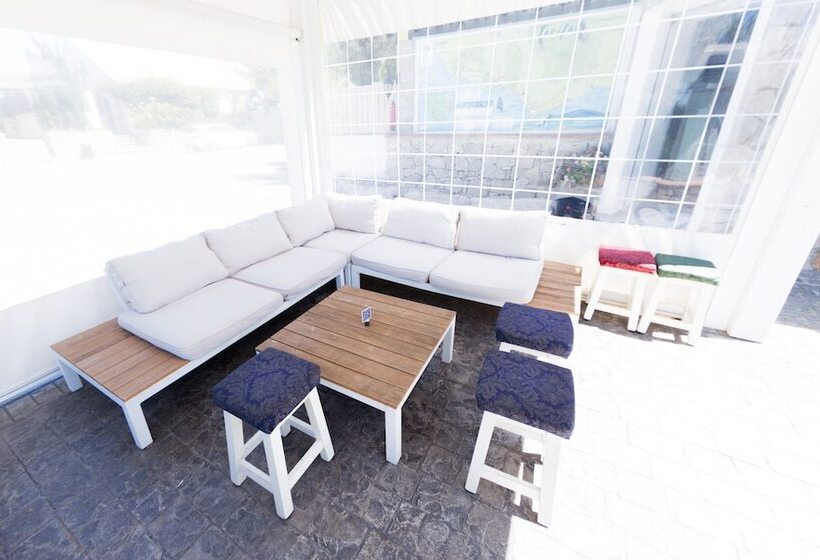 Отель La Torre   Playa Valdevaqueros