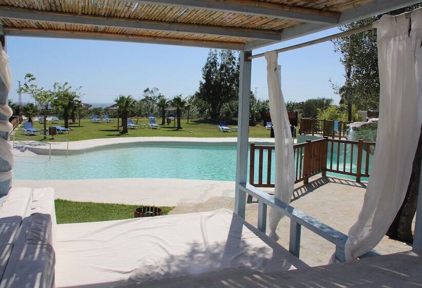 Отель La Torre   Playa Valdevaqueros