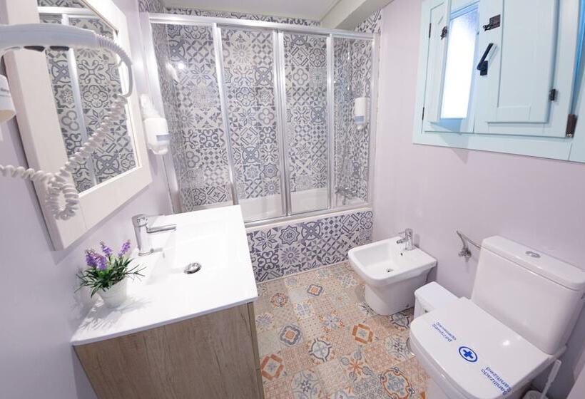 Отель La Torre   Playa Valdevaqueros