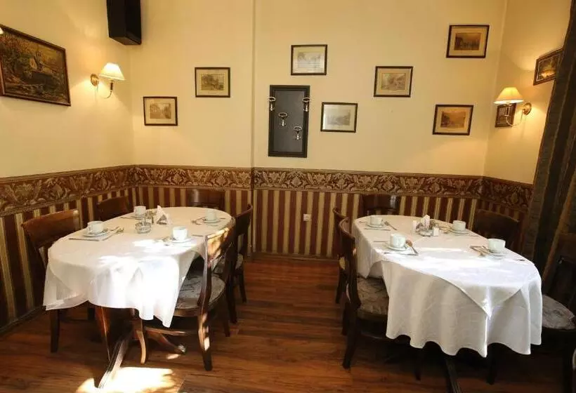 בית מלון כפרי & Restaurant The House