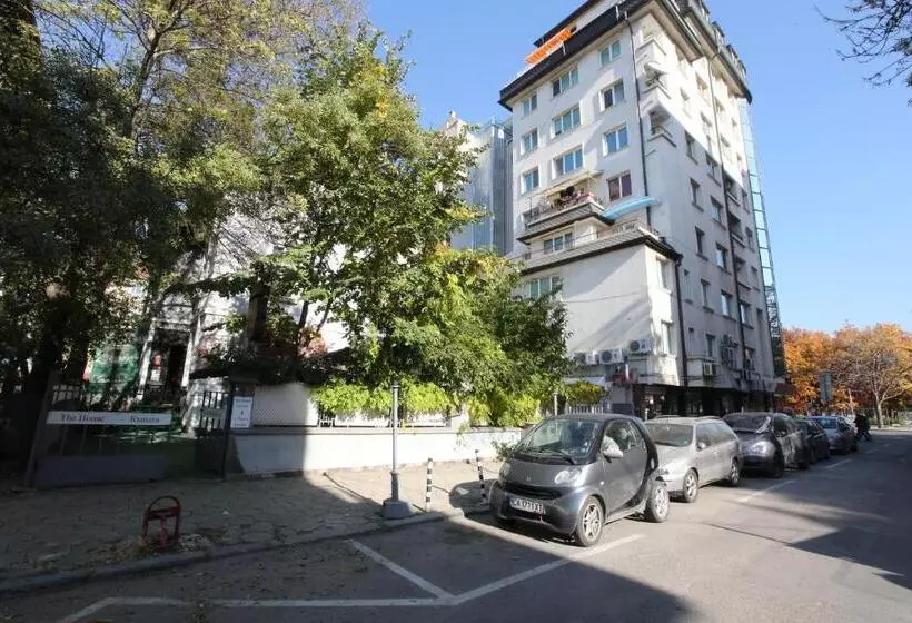 בית מלון כפרי & Restaurant The House