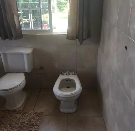 هتل Retreat Guest House