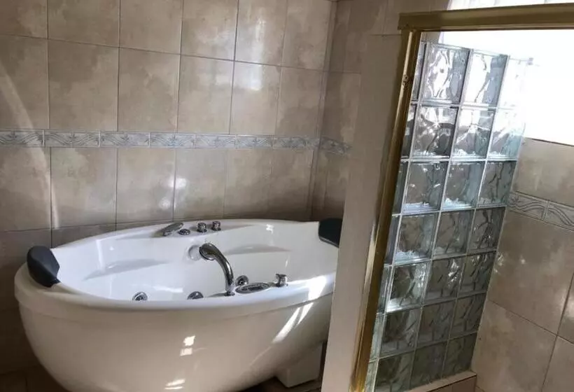 هتل Retreat Guest House