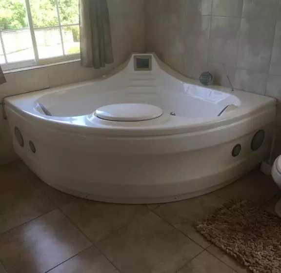 هتل Retreat Guest House