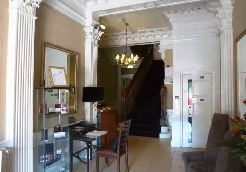 هتل Royal Over Seas League