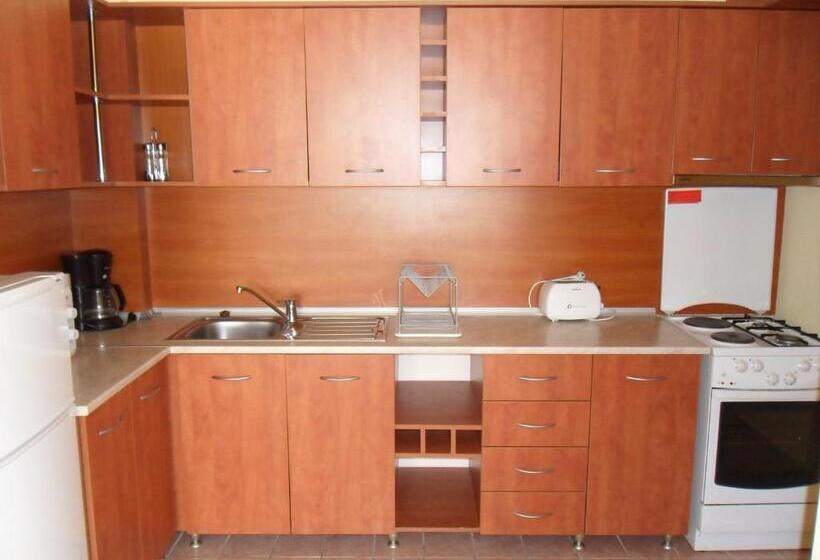 هتل Sea Park Homes Neshkov