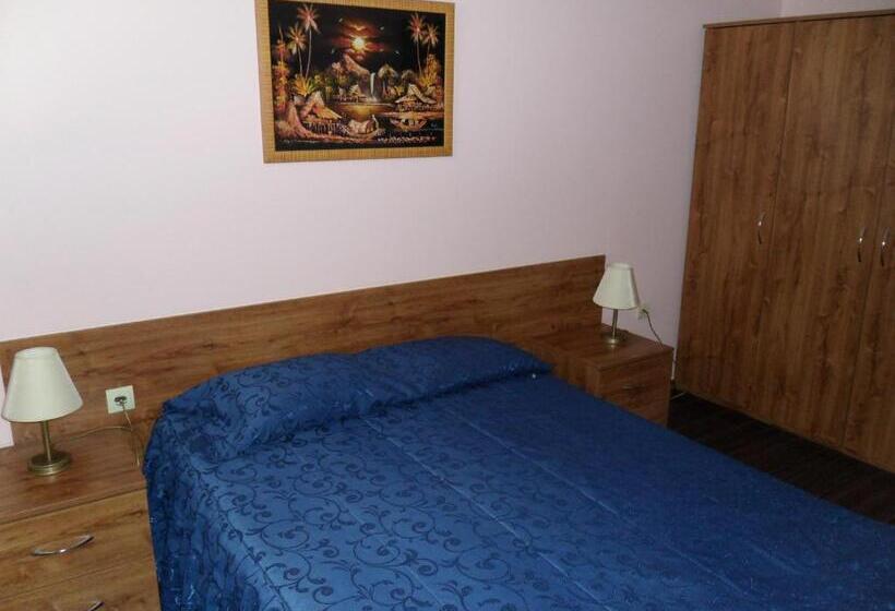 هتل Sea Park Homes Neshkov