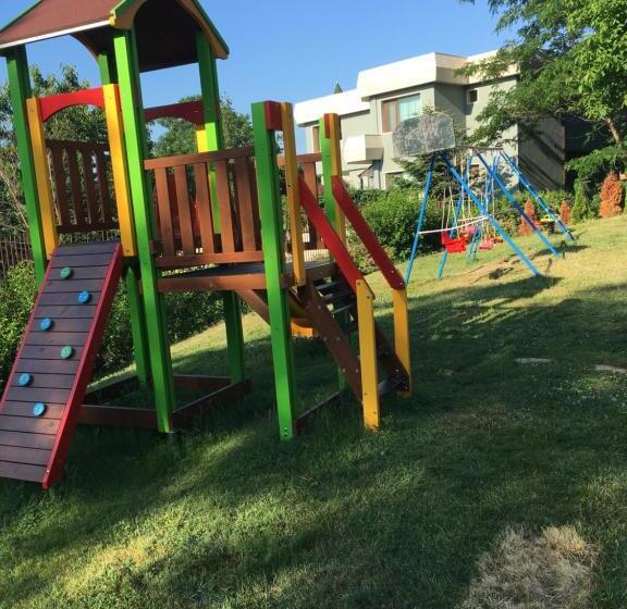 هتل Sea Park Homes Neshkov