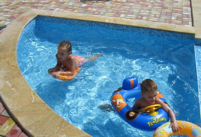 هتل Sea Park Homes Neshkov