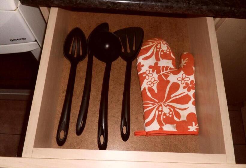 هتل Sea Park Homes Neshkov