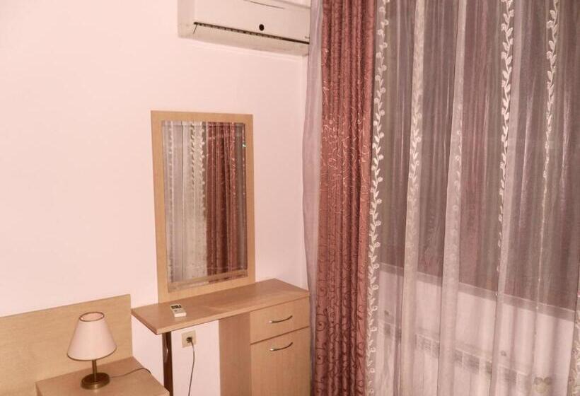 هتل Sea Park Homes Neshkov