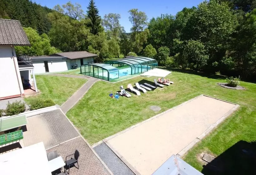 Мотель Val De L Our