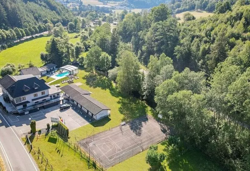 Мотель Val De L Our