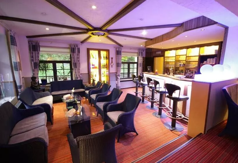 Мотель Val De L Our