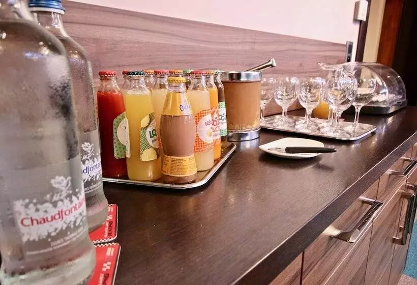 Мотель Val De L Our