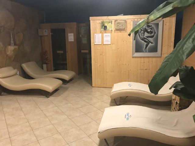 تختخواب و صبحانه Room Oaza Miru