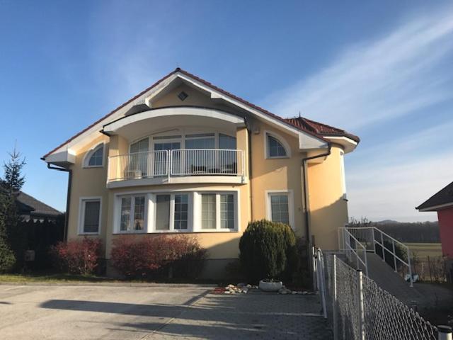 تختخواب و صبحانه Room Oaza Miru