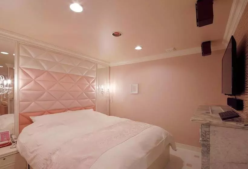 ホテル Birthday 楠店