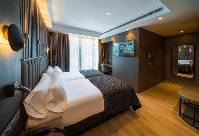 ホテル Catalonia Gran Vía Bilbao