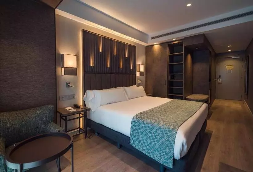 ホテル Catalonia Gran Vía Bilbao