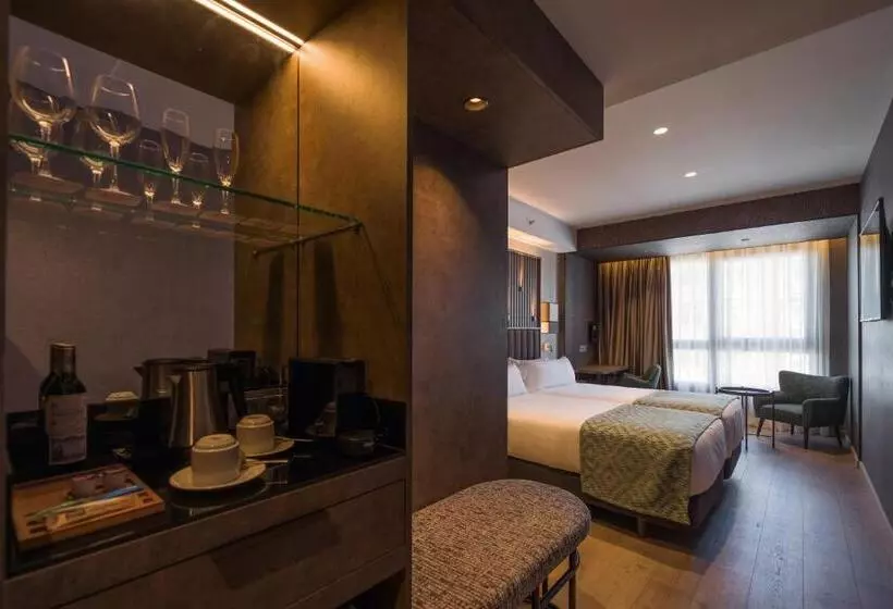 ホテル Catalonia Gran Vía Bilbao