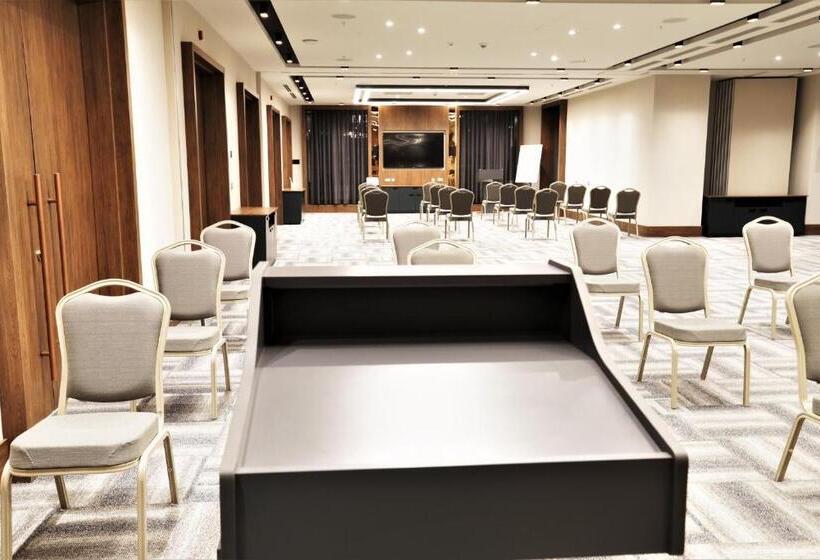 ホテル Limak Skopje Luxury