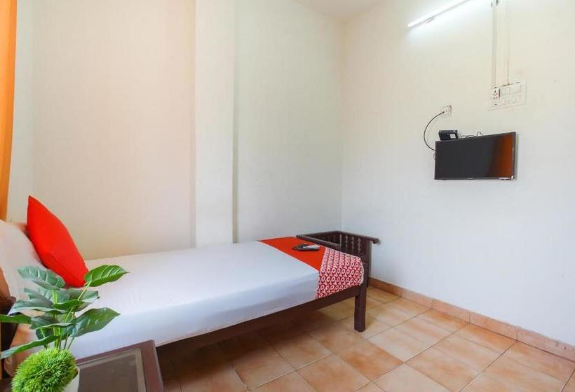 בית מלון כפרי Oyo 38562 Delma Residency