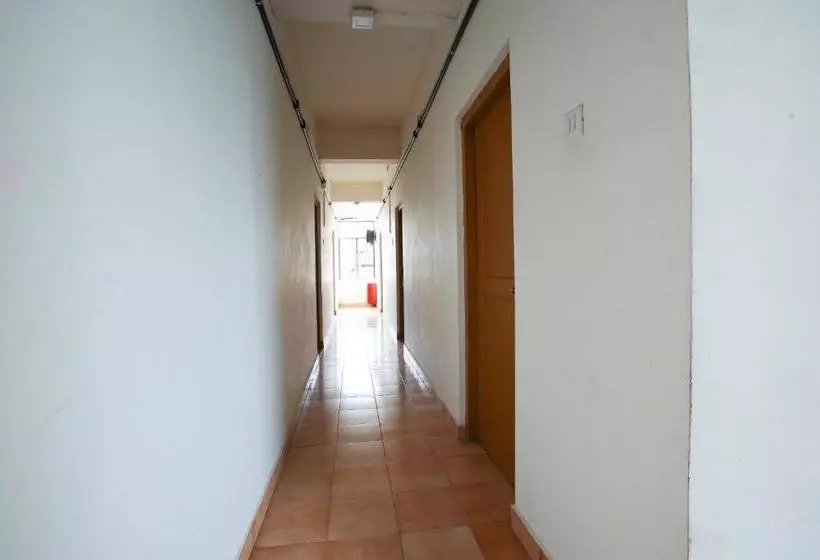 هتل Oyo 38562 Delma Residency