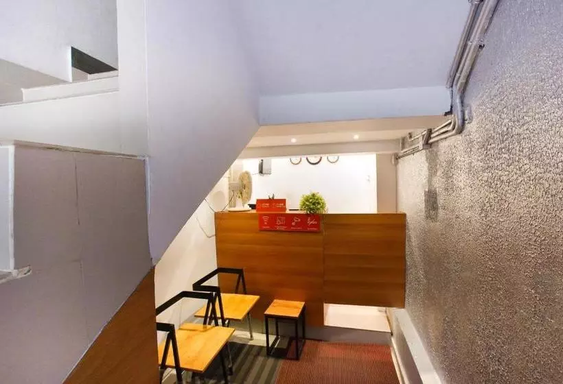 هتل Oyo 38562 Delma Residency