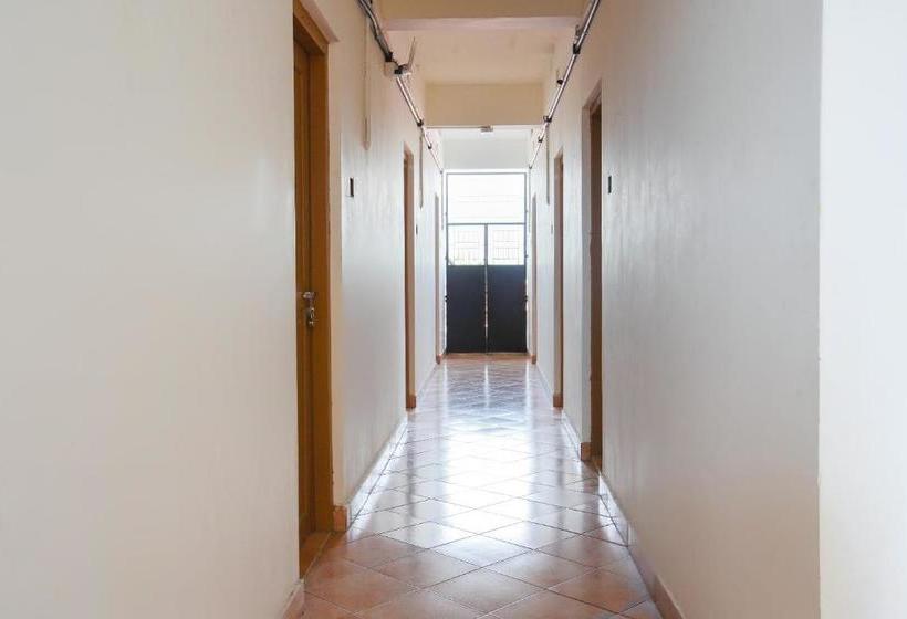 בית מלון כפרי Oyo 38562 Delma Residency