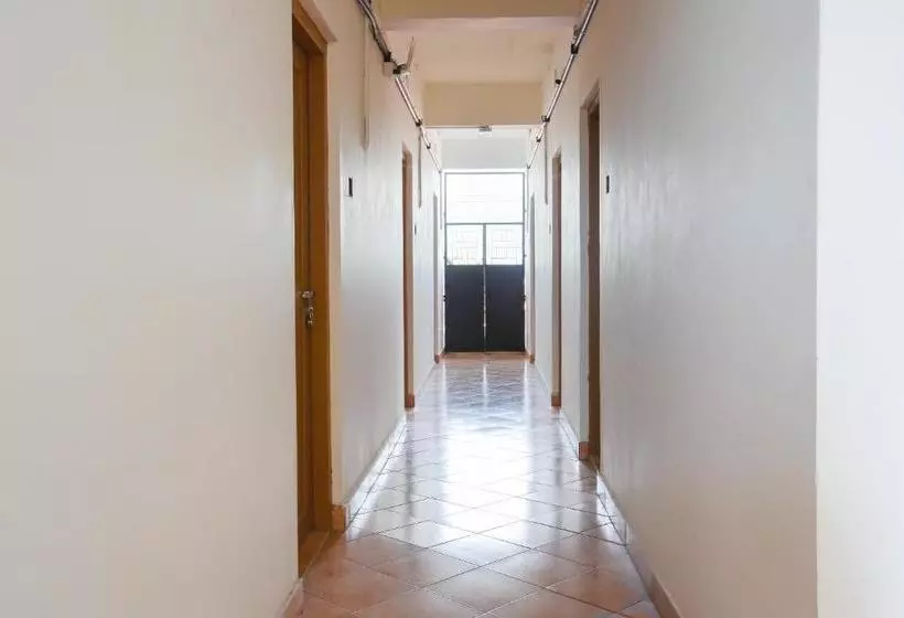 هتل Oyo 38562 Delma Residency
