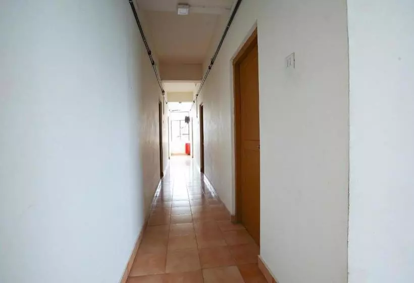 هتل Oyo 38562 Delma Residency