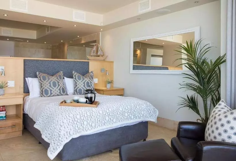 Majatalo Waves Of Grace Seafront Villa