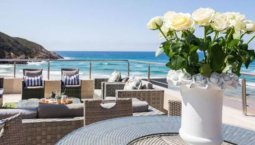 Majatalo Waves Of Grace Seafront Villa