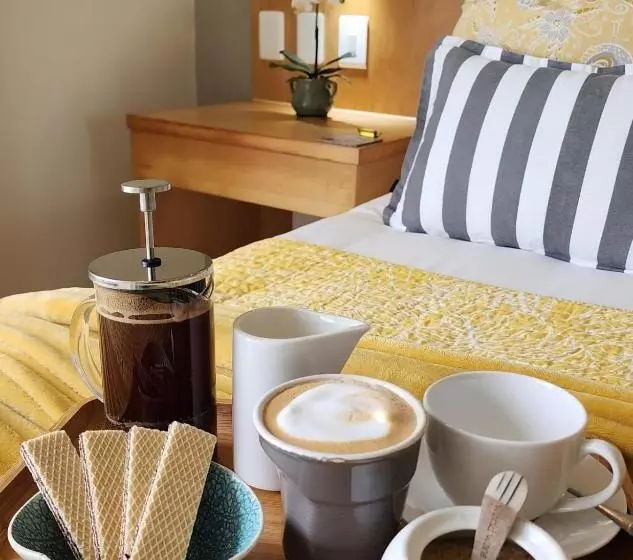 Majatalo Waves Of Grace Seafront Villa