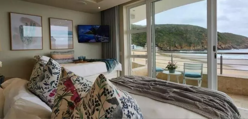 Majatalo Waves Of Grace Seafront Villa