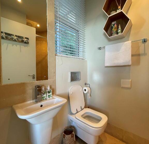 بنسيون Waves Of Grace Seafront Villa