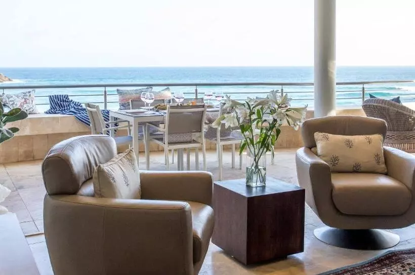 Majatalo Waves Of Grace Seafront Villa