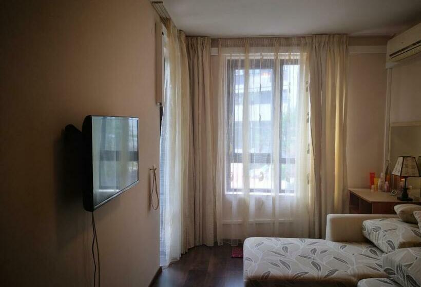 Apart Complex Amphora Palace