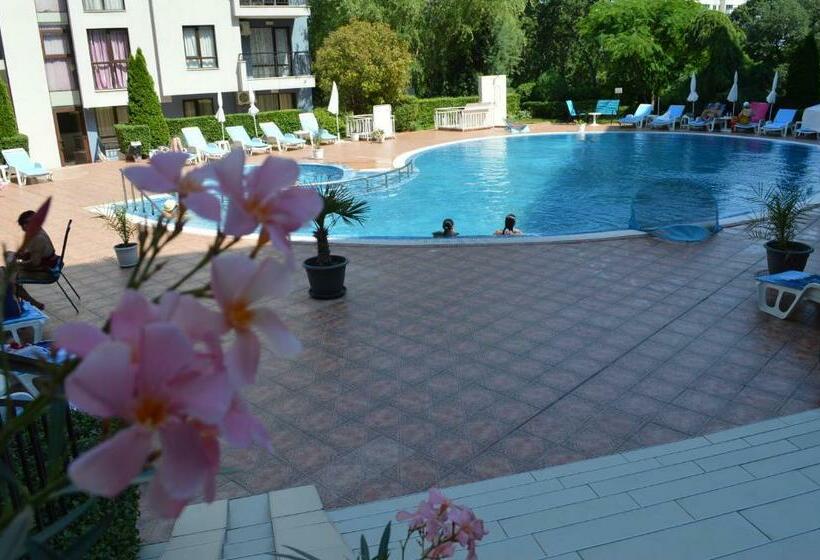 Apart Complex Amphora Palace