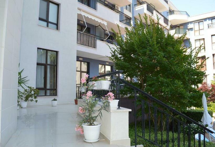 Apart Complex Amphora Palace