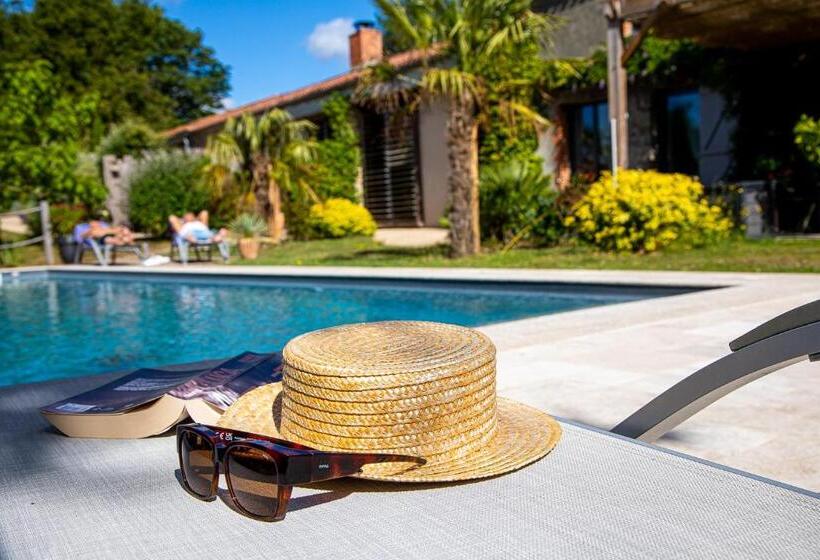 住宿加早餐  Le Mas Des Roches Proche Puy Du Fou