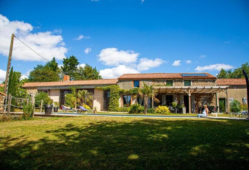 住宿加早餐  Le Mas Des Roches Proche Puy Du Fou