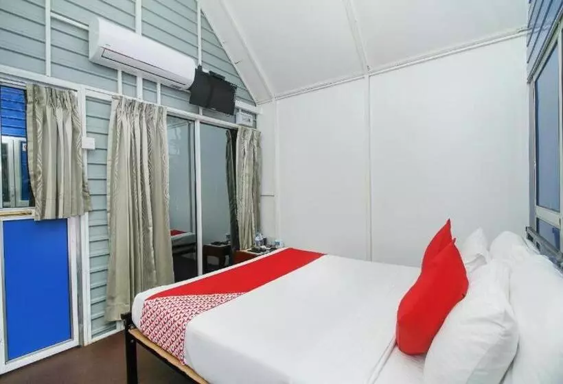 ホテル Airport A4 Transit Hub   Eco Chalets