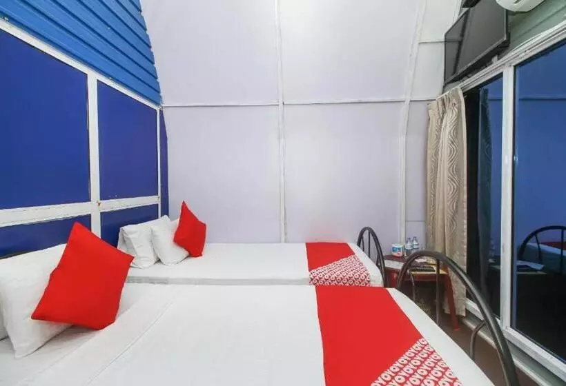 ホテル Airport A4 Transit Hub   Eco Chalets