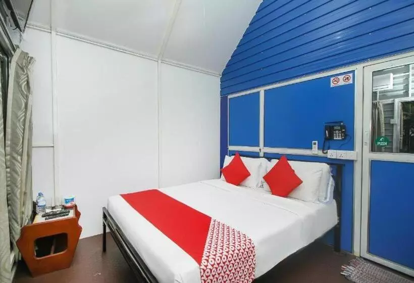 ホテル Airport A4 Transit Hub   Eco Chalets