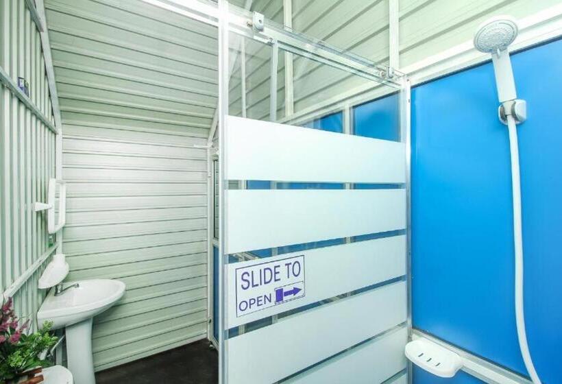 Hôtel Airport A4 Transit Hub Eco Chalets